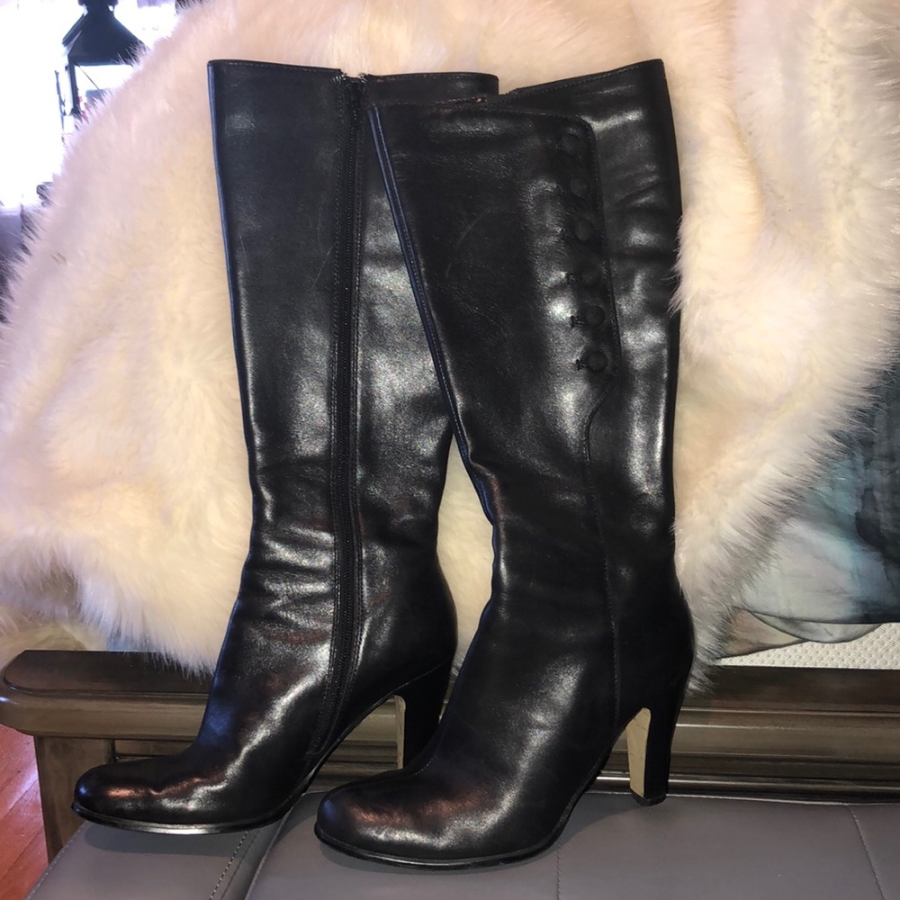 Tahari knee high boots black leather 71/2